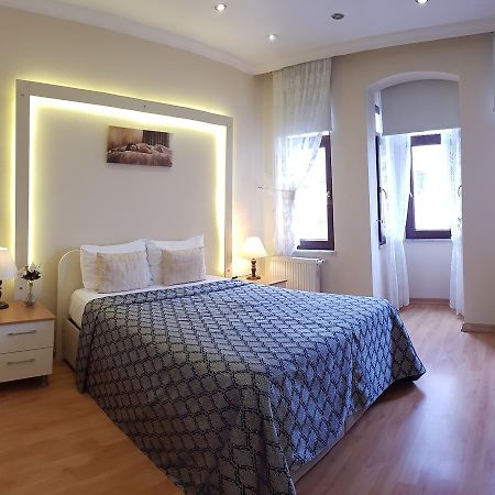 Away Suites Istanbul Bagian luar foto