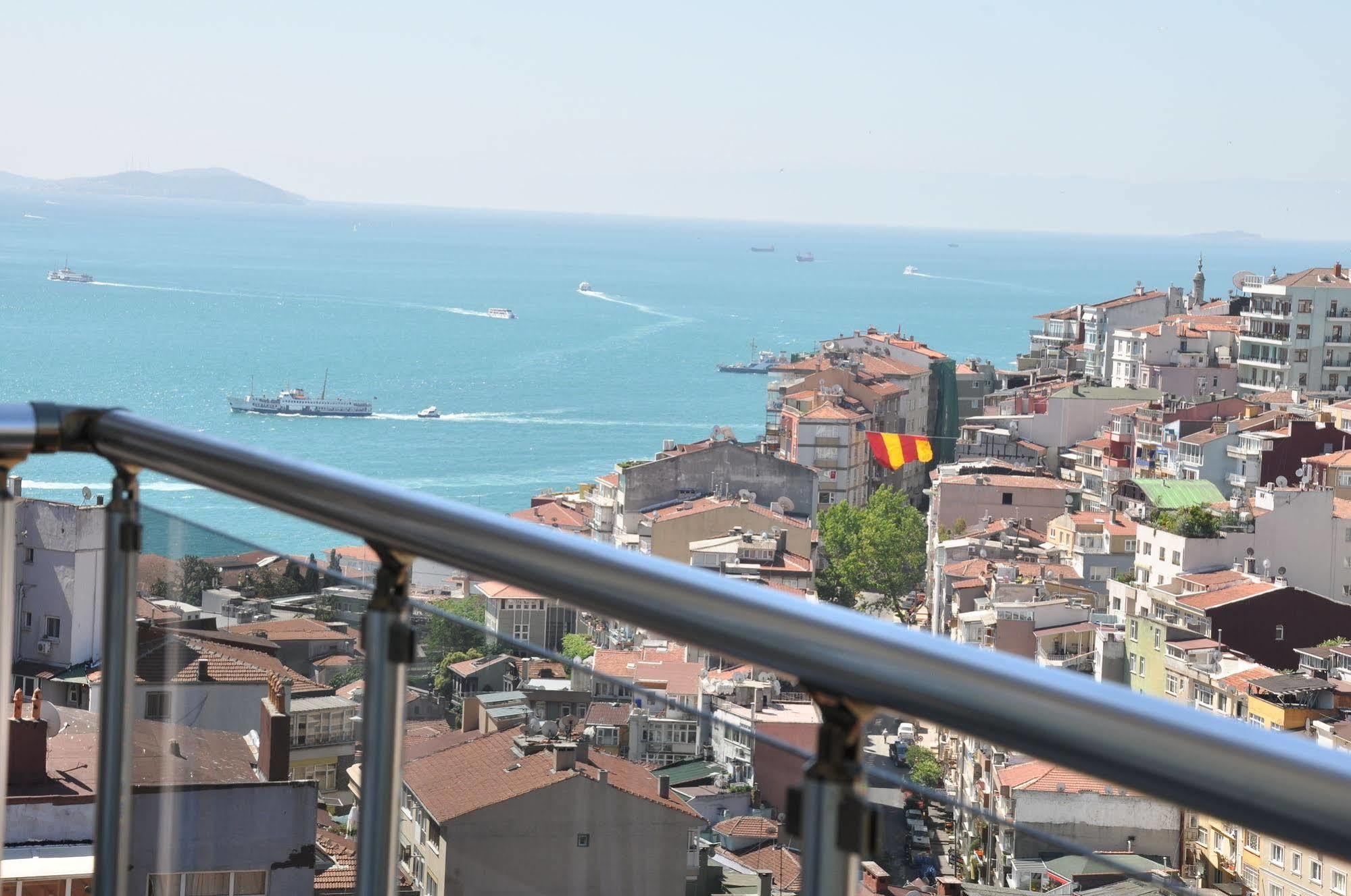 Away Suites Istanbul Bagian luar foto