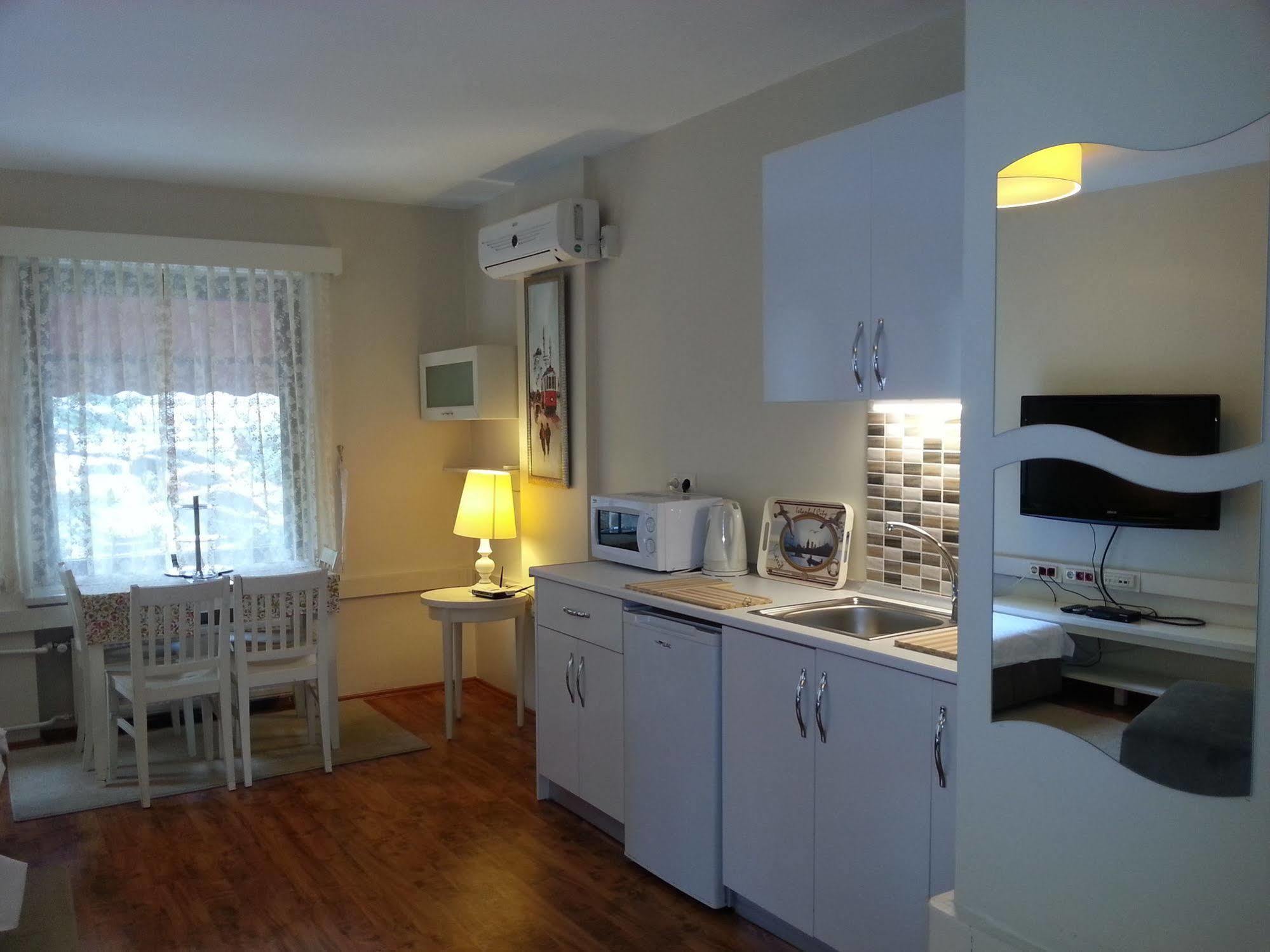 Away Suites Istanbul Bagian luar foto