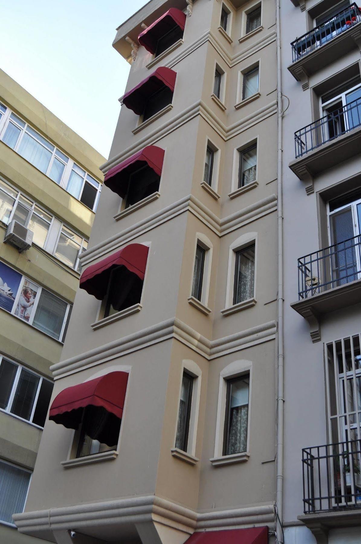 Away Suites Istanbul Bagian luar foto