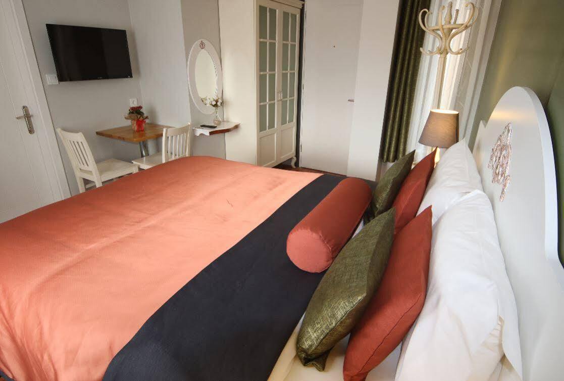 Away Suites Istanbul Bagian luar foto